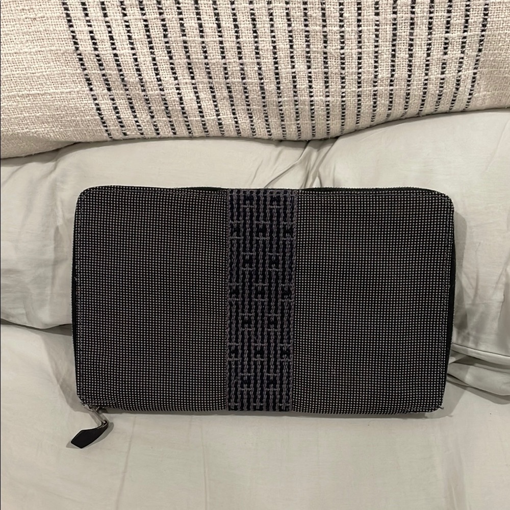 Hermès Hermes Air Line Purse GM Round Long Wallet Passport Case
